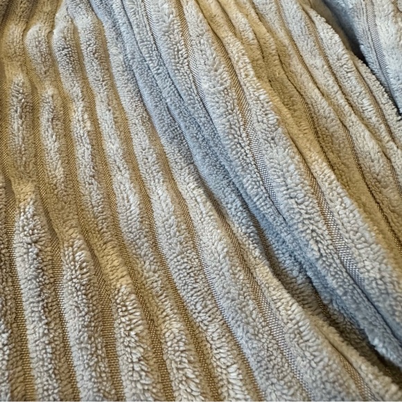 The Odell’s Twist Front Sweatshirt | Size XS | Gray - Picture 3 of 3